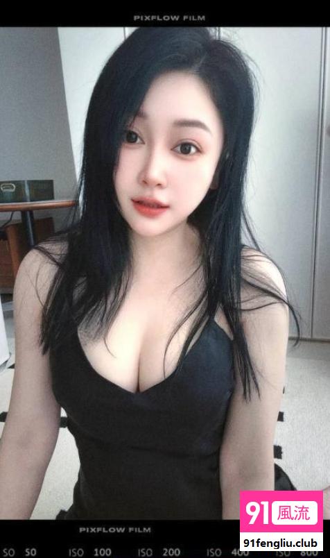 居家丰满少女